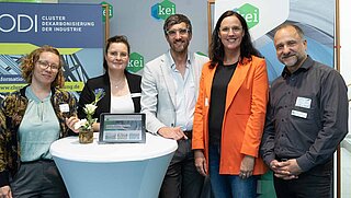KEI-Kolleg*innen am Stand