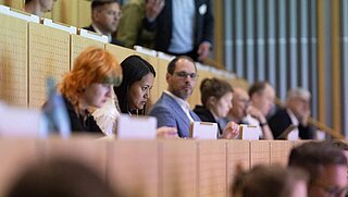 Menschen im Publikum